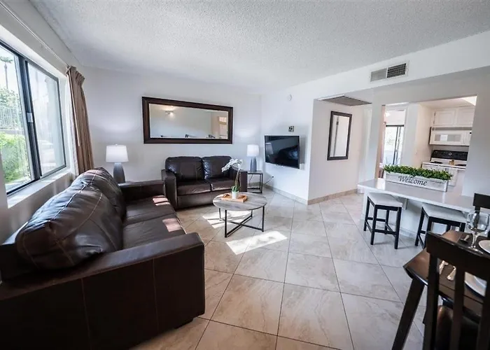 130 Fully Furnished, Amenities Galore * Scottsdale