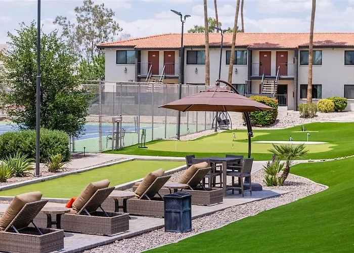 130 Fully Furnished, Amenities Galore Apartment *
